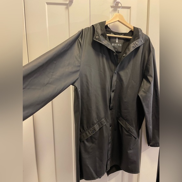 RAINS Black rain jacket - Picture 3 of 5